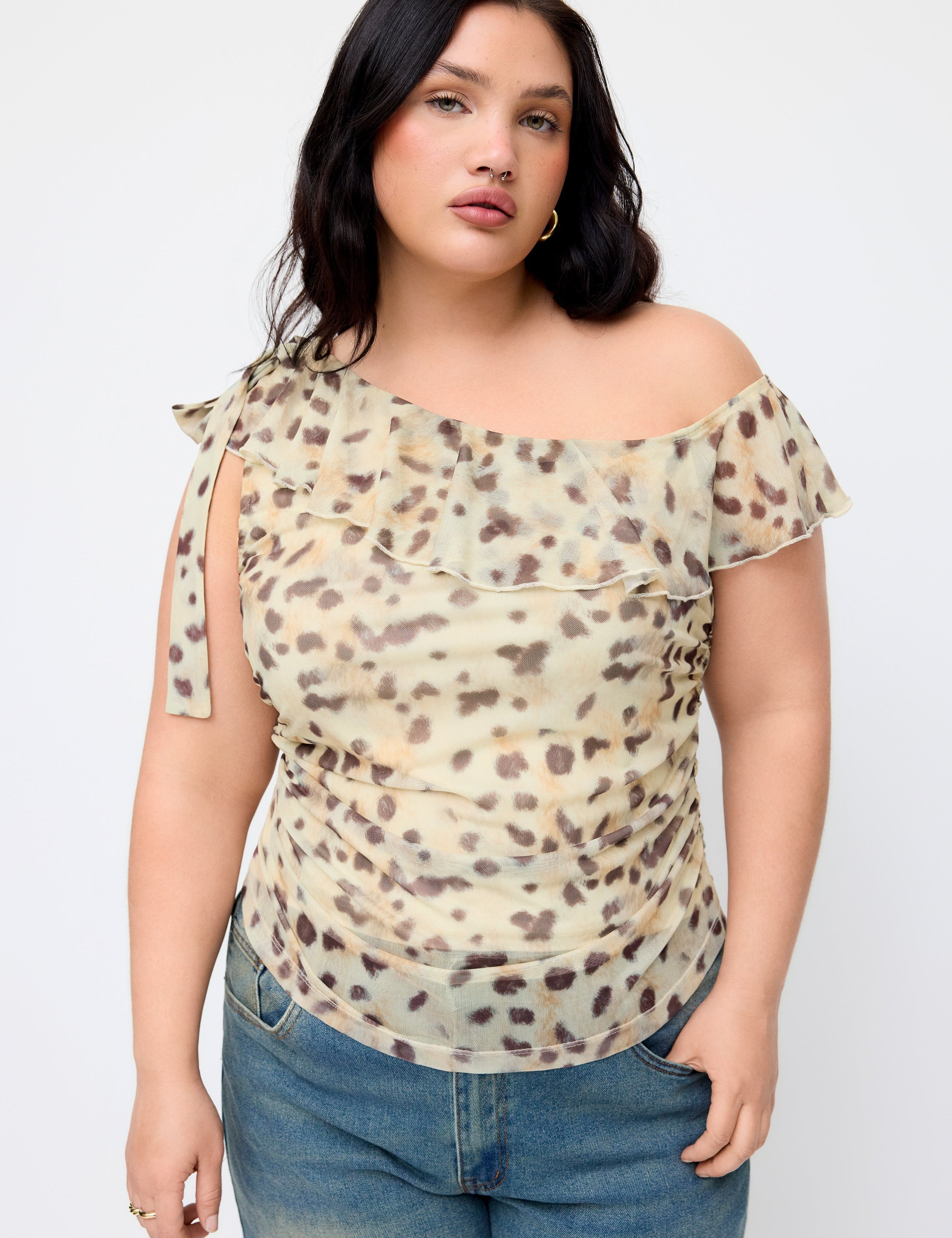 Mesh Luipaardprint Blouse met Asymmetrische Hals en Strik