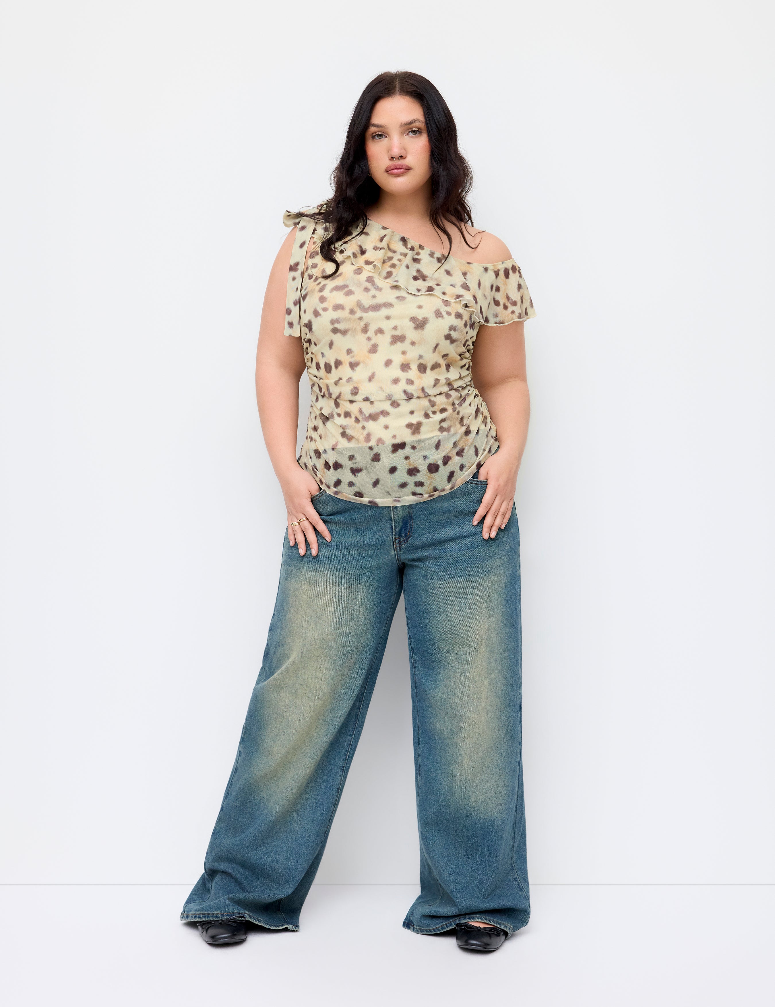 Mesh Luipaardprint Blouse met Asymmetrische Hals en Strik