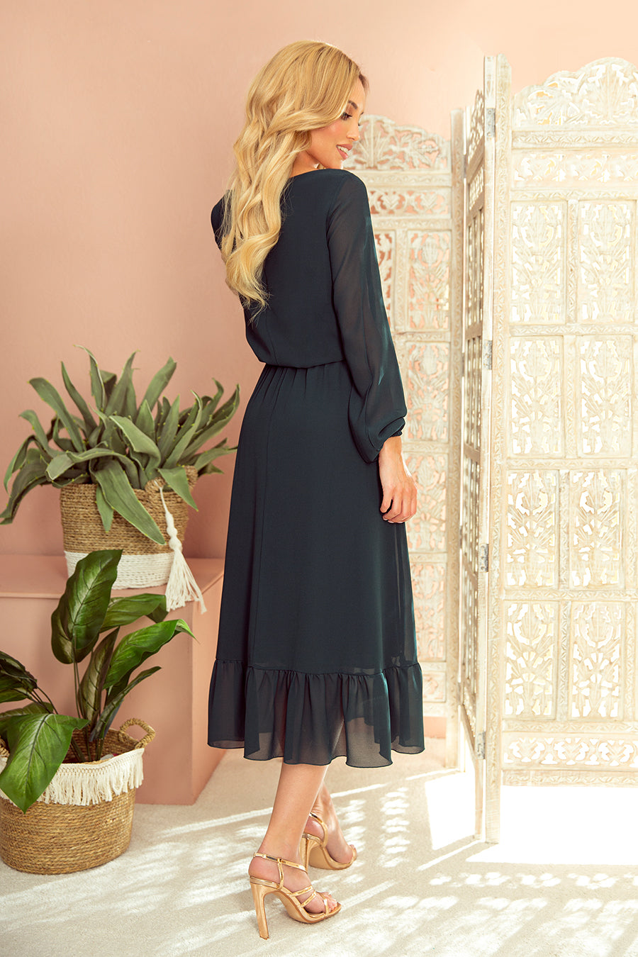 Numoco 304-2 Chiffon midi dress with a neckline and frill - grün-2
