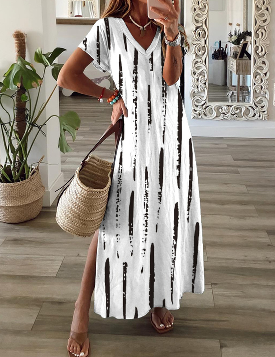 Gestreept jurkje met korte mouwen, V-hals - casual chic
