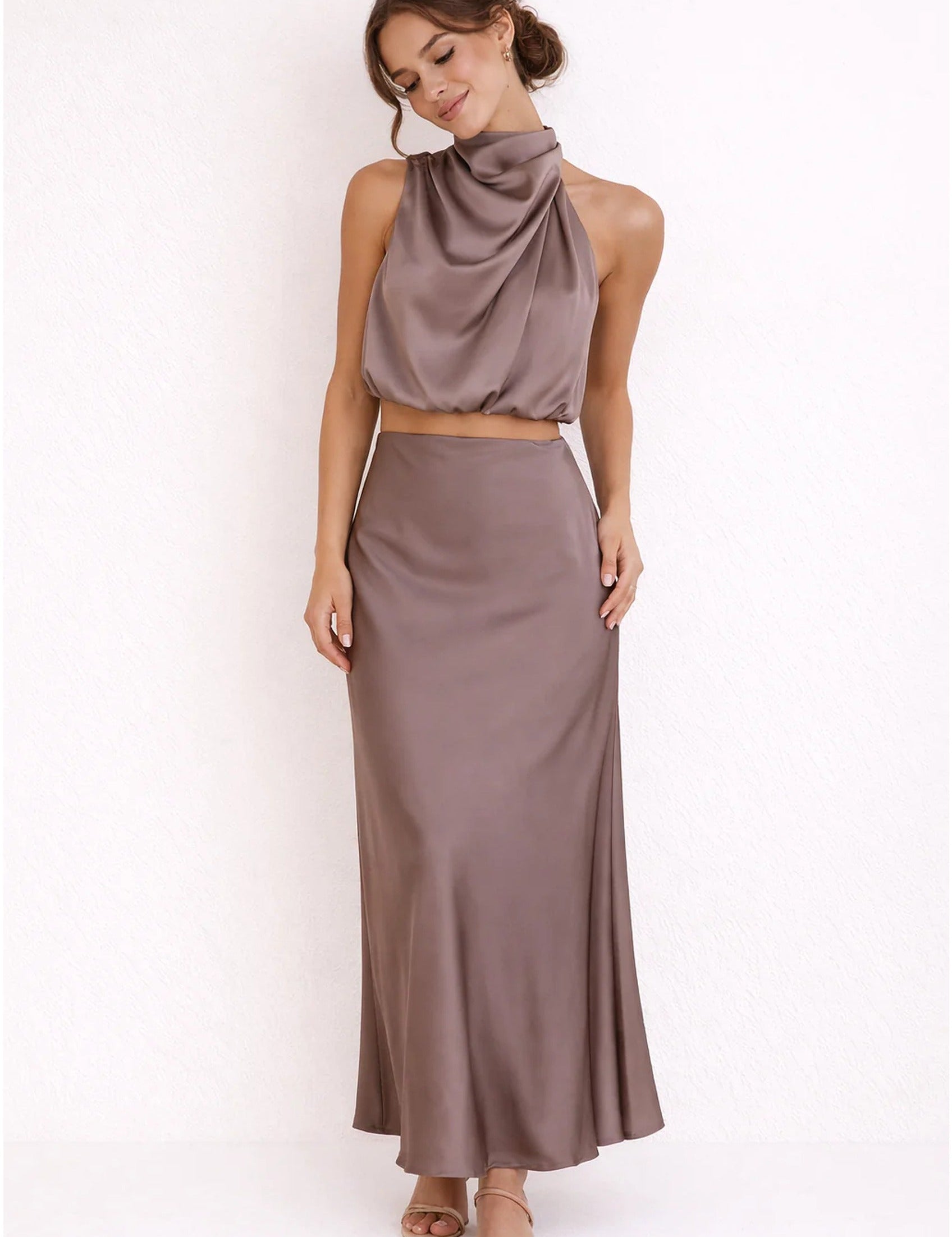 adrienne-dames-co-ord-set-halternek-top-maxi-rok