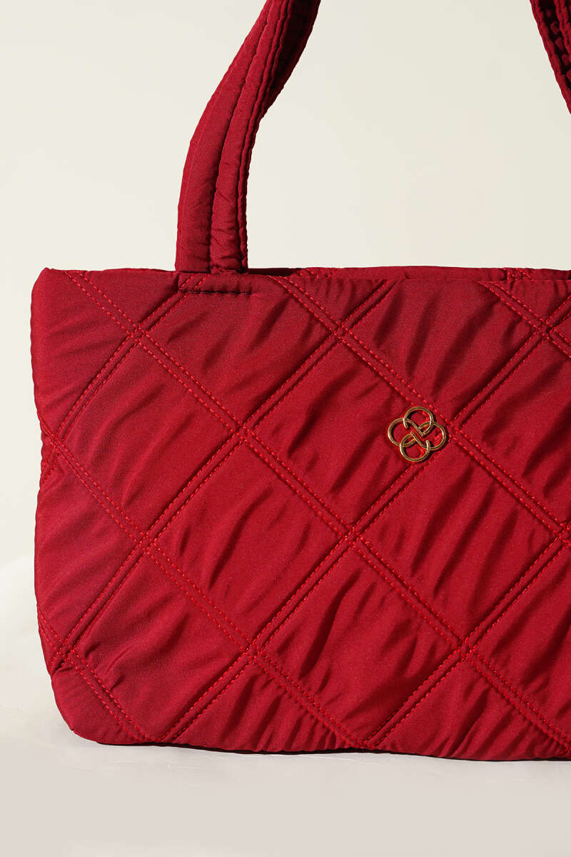 Maryam Bordeaux Matelassé Handtas Met Embleem
