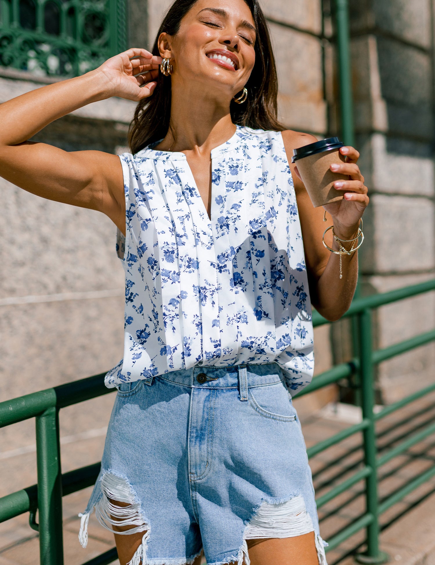 Bloemen Strandboulevard Top – Zomerse Vakantielook