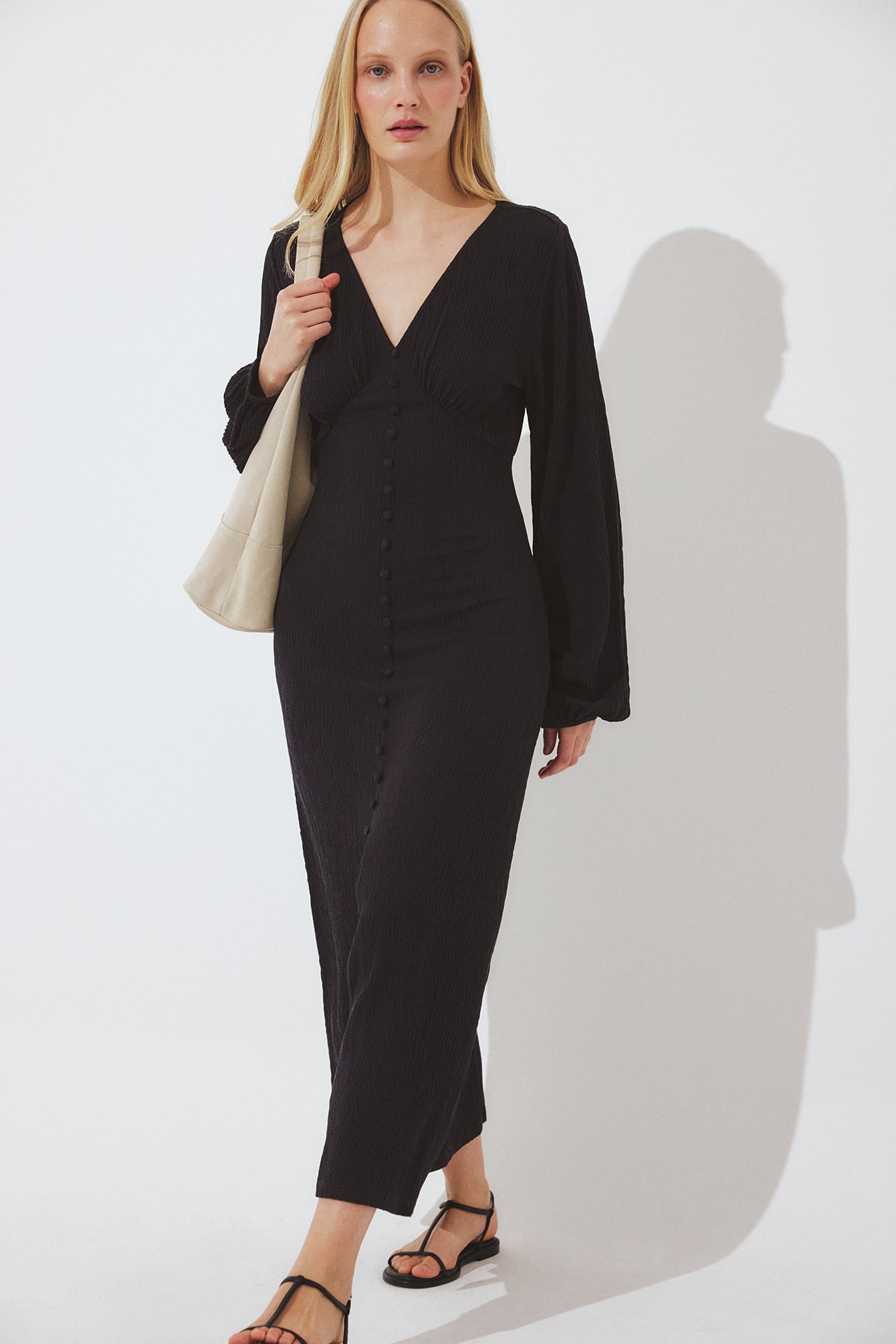 Maxi-jurk met puffmouwen en knopdetails
