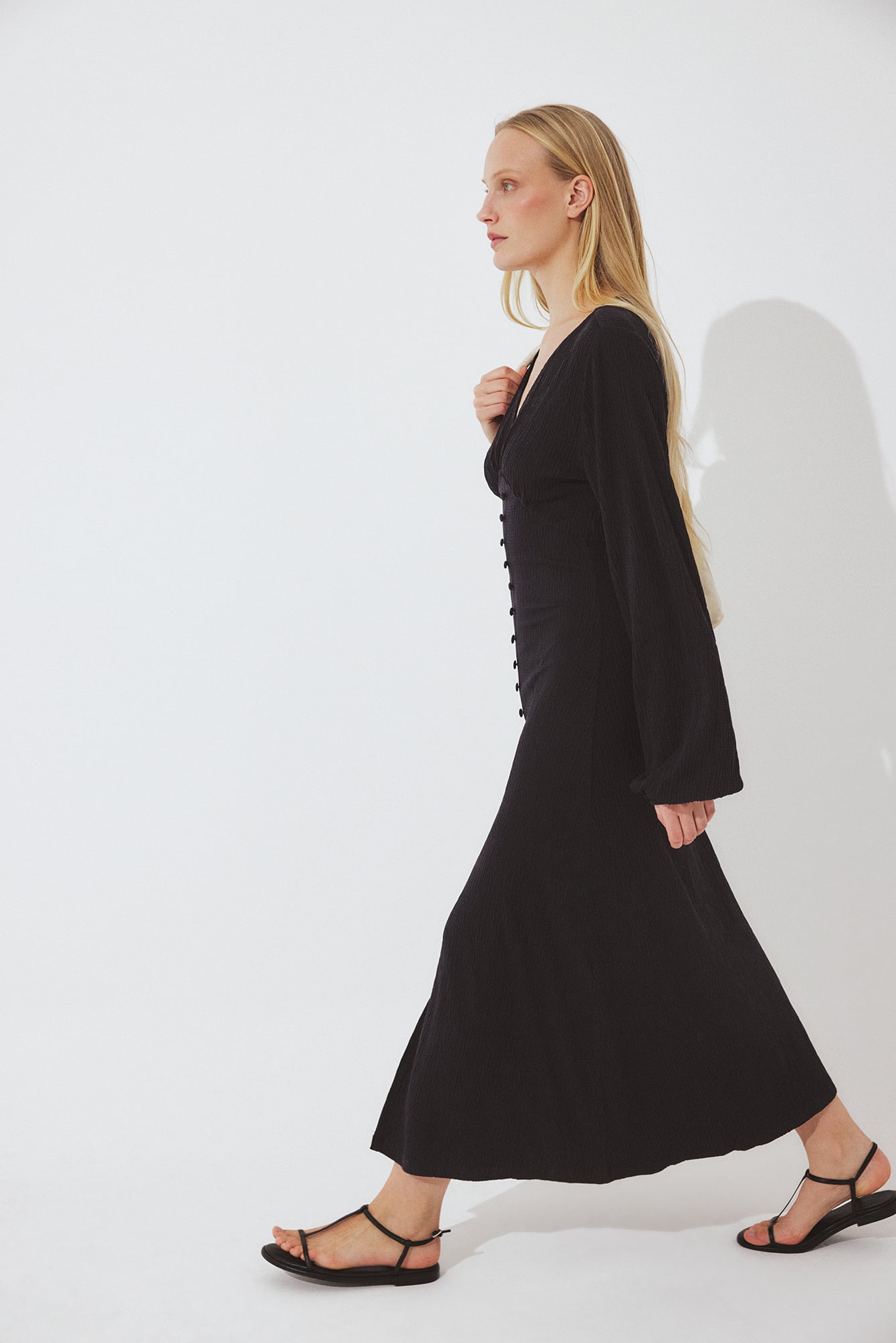 Maxi-jurk met puffmouwen en knopdetails