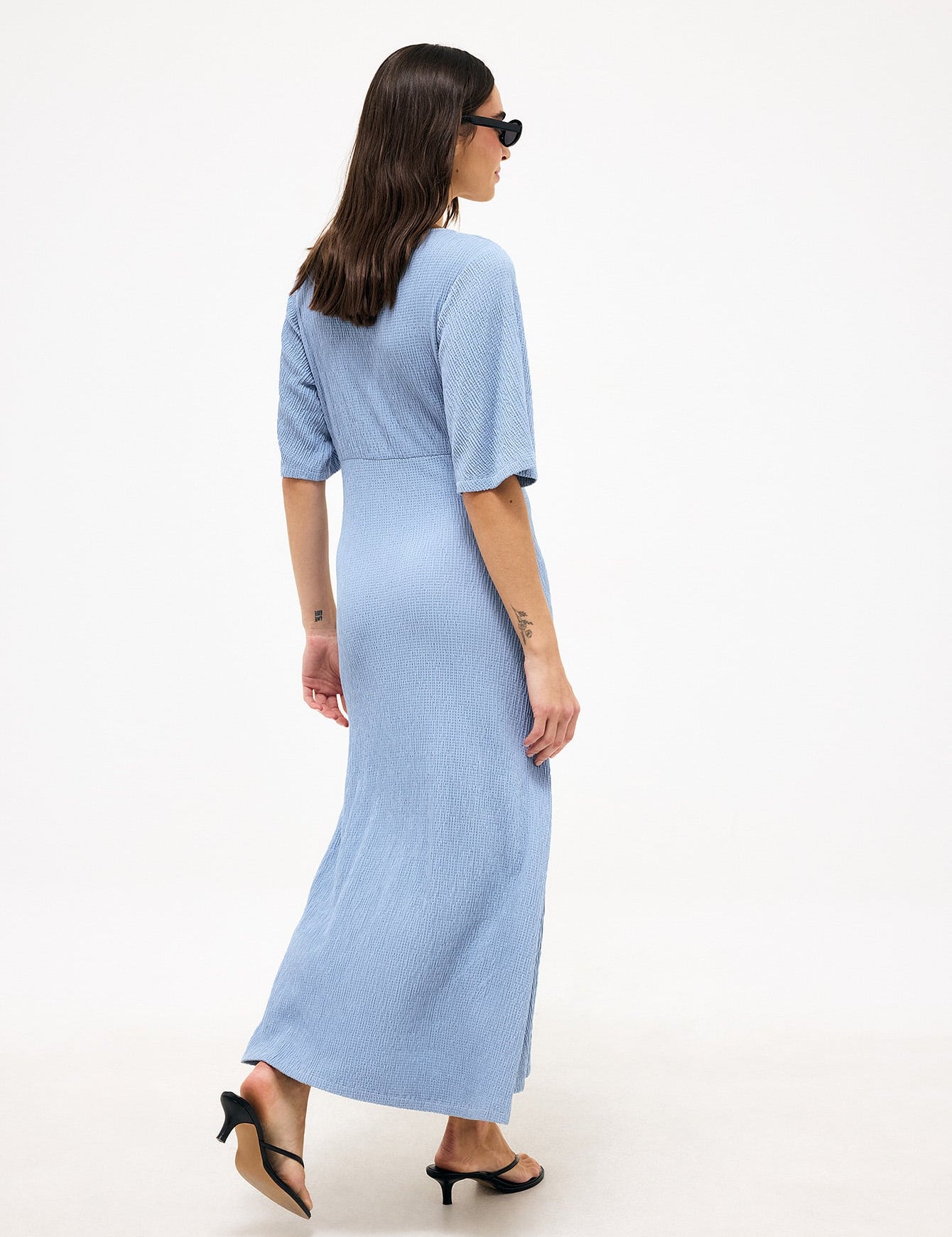 Midi-jurk met knoopdetail | Vrouwelijk & Comfortabel