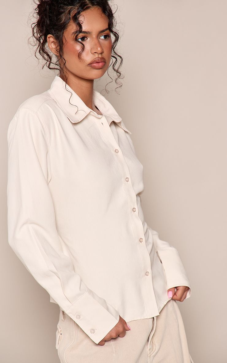 Perzikzachte Fitted Blouse met Schoudervullingen