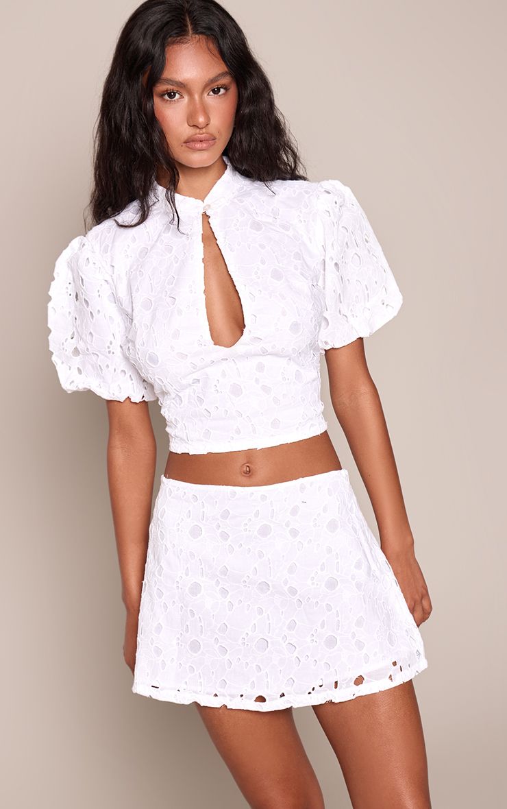 Broderie Keyhole Top met Puffball Mouwen
