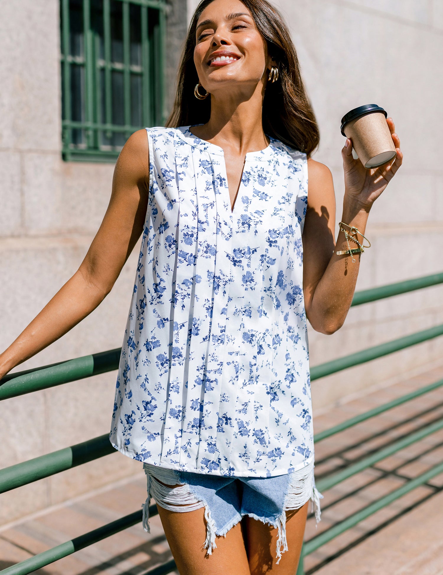 Bloemen Strandboulevard Top – Zomerse Vakantielook