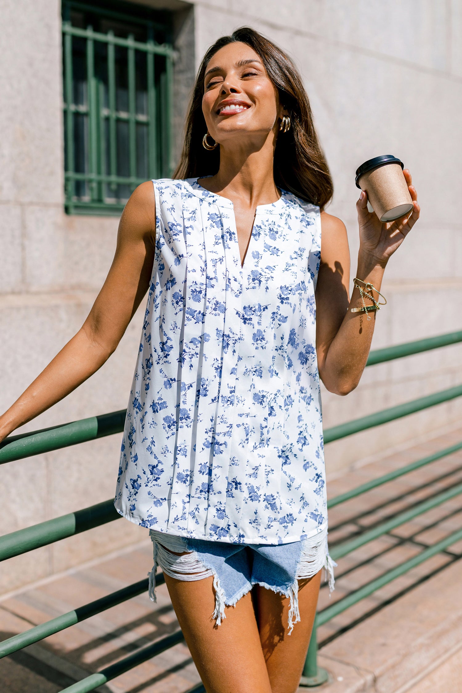 Bloemen Strandboulevard Top – Zomerse Vakantielook