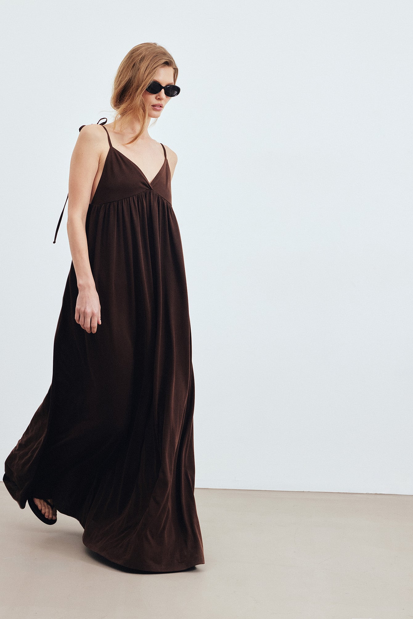 Fluïde Maxi Jurk met Strik Schouder