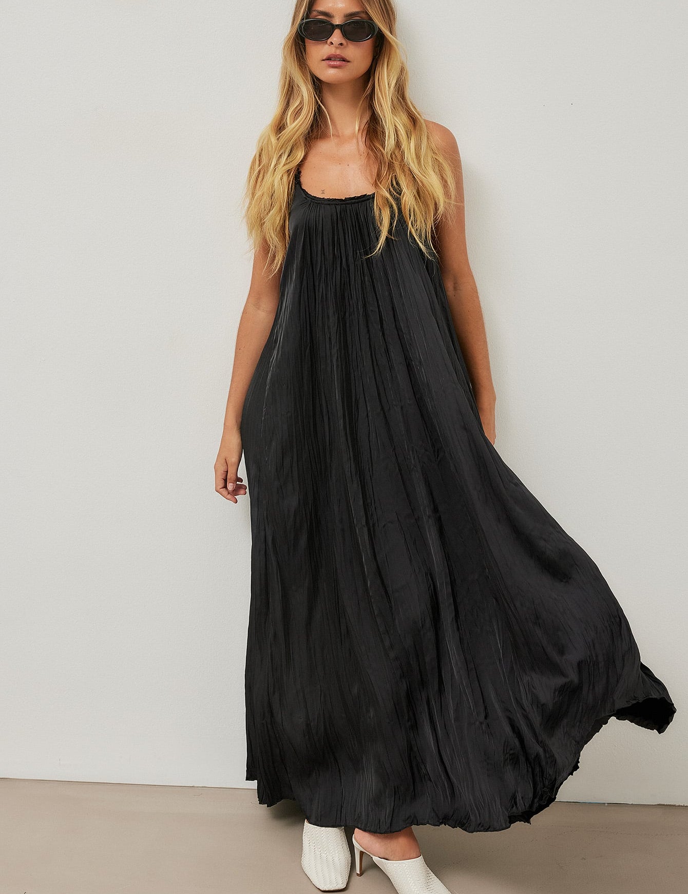 Gathered Volume Strap Jurk - Elegante Zomerook