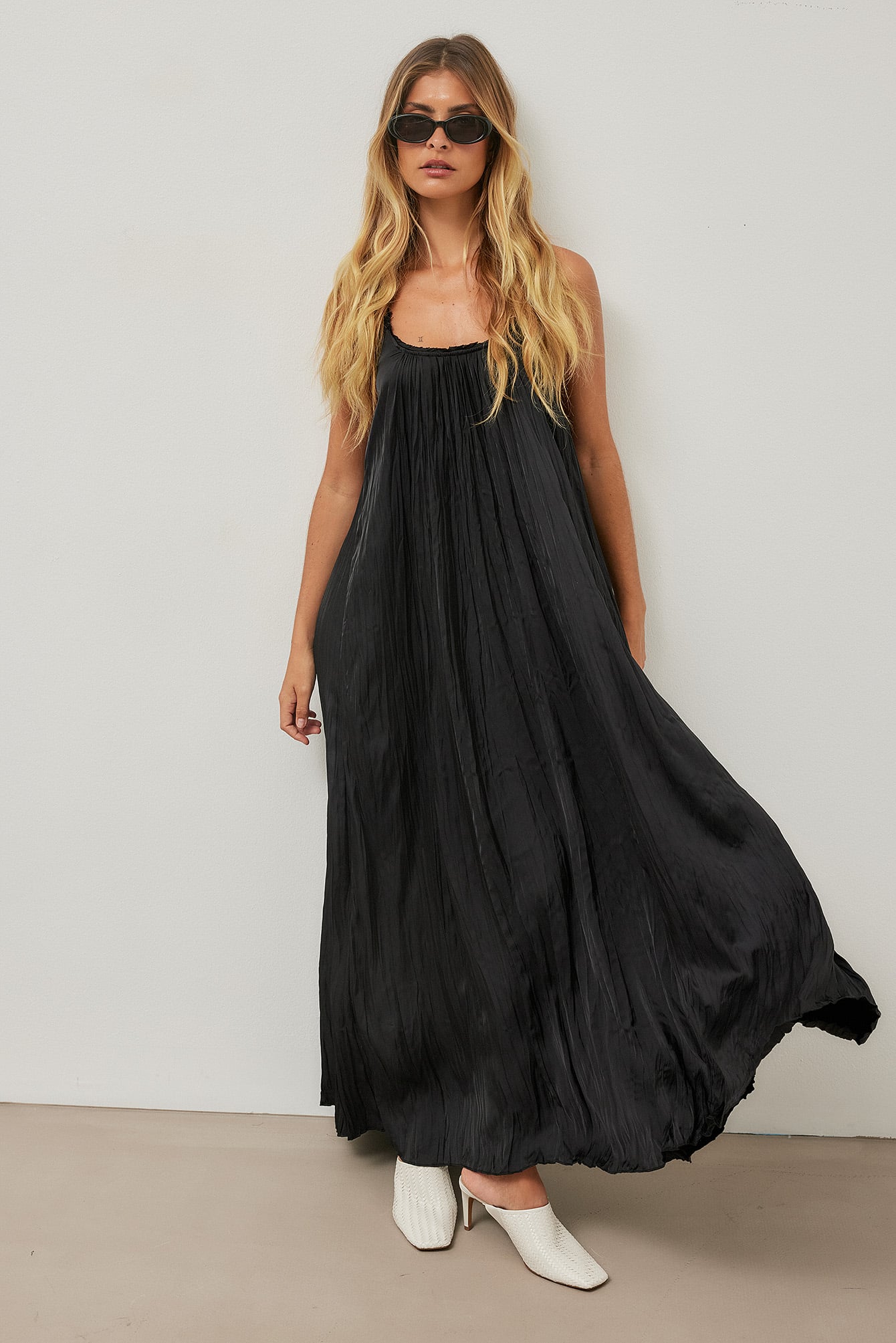 Gathered Volume Strap Jurk - Elegante Zomerook