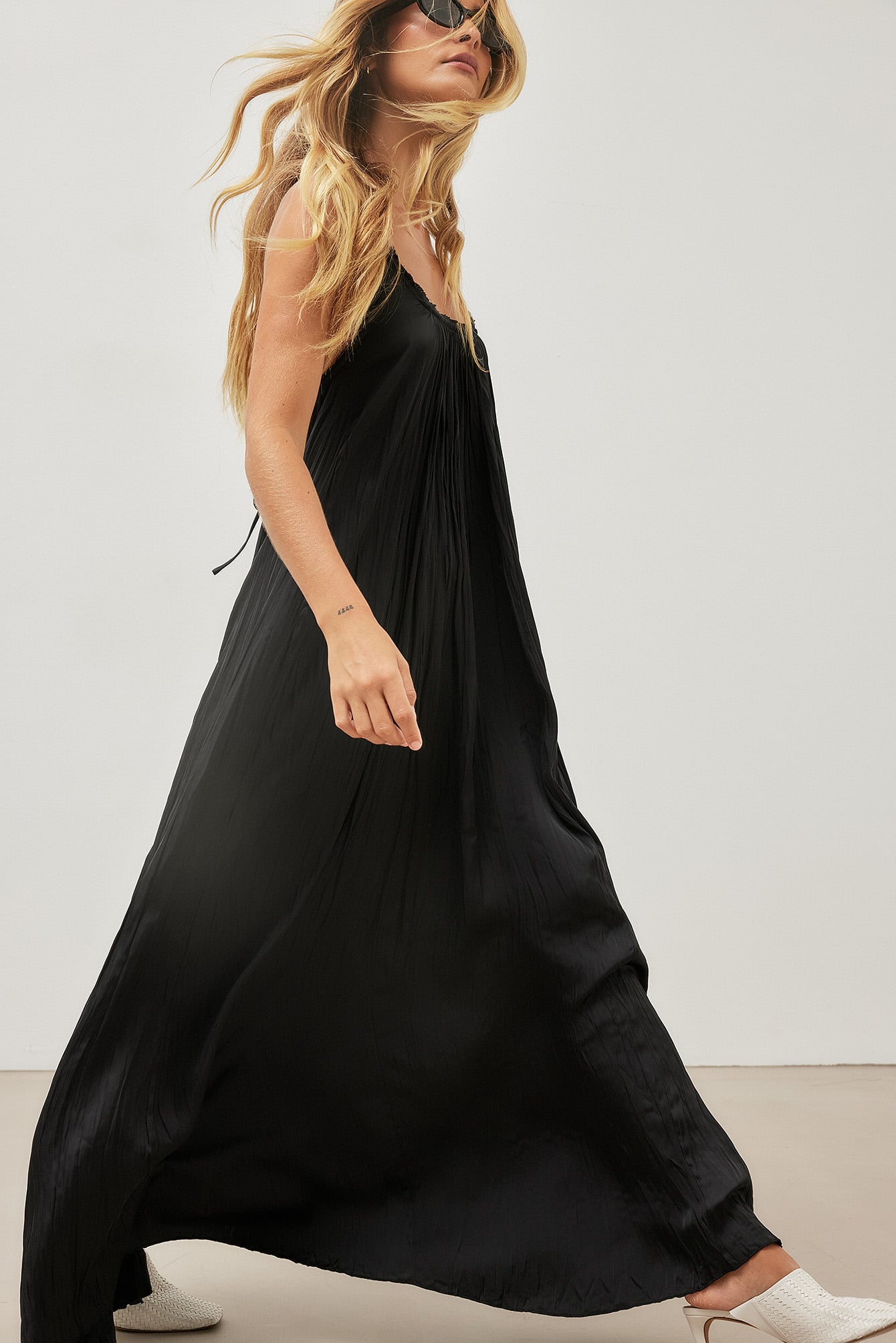 Gathered Volume Strap Jurk - Elegante Zomerook