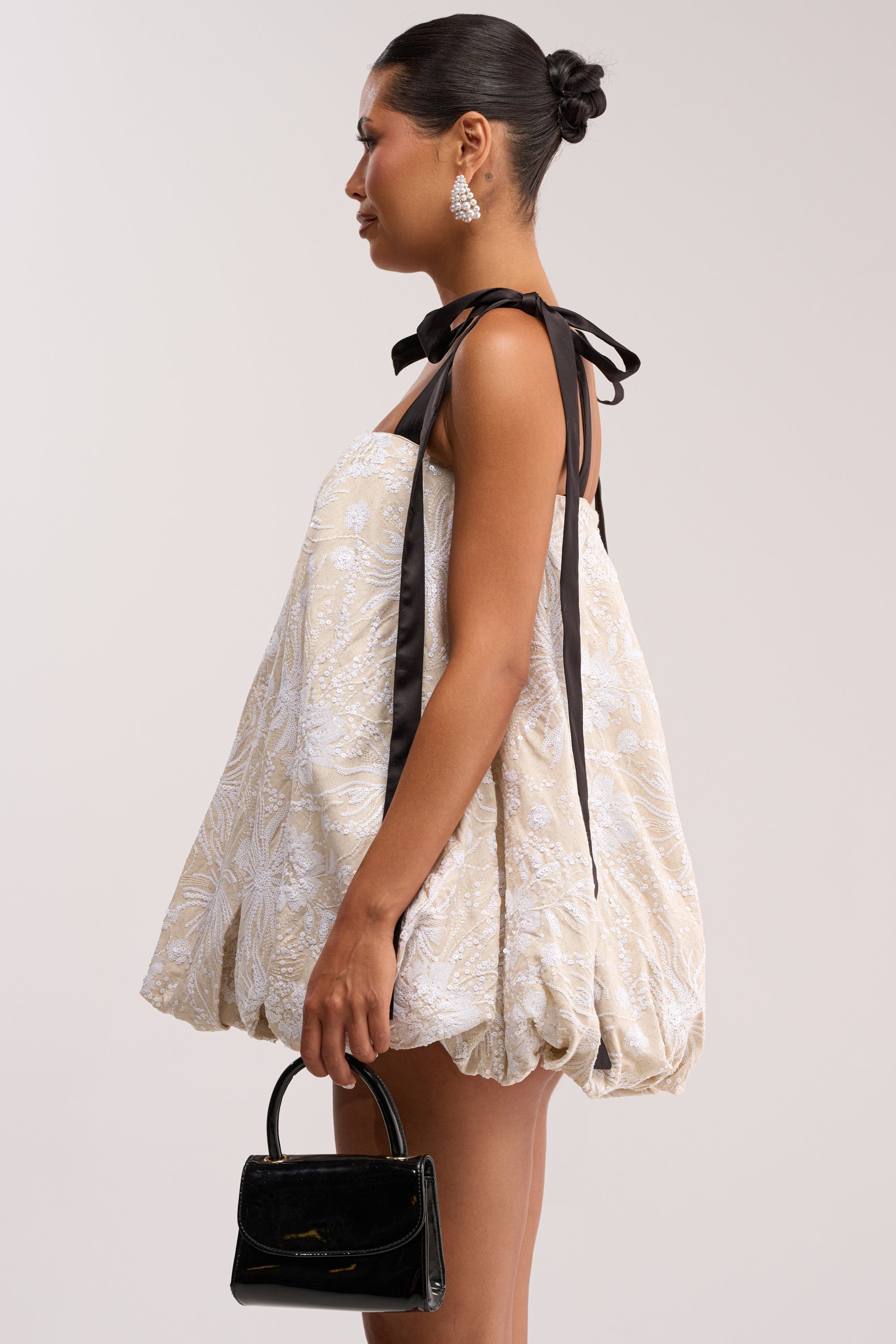 Gebloemde Mini Jurk met Wilde Bloemenprint | Zomerjurk