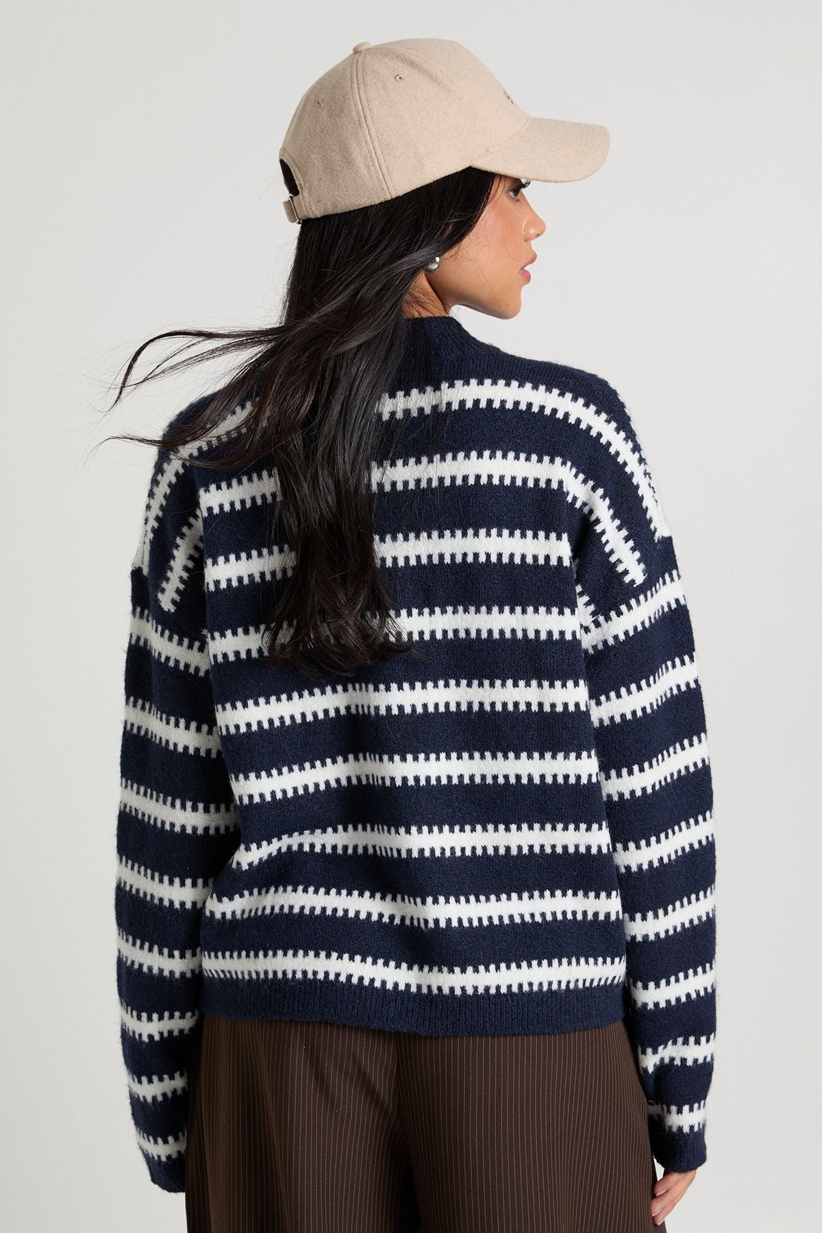 Gestreepte Cardigan Met Kraag En Knopen