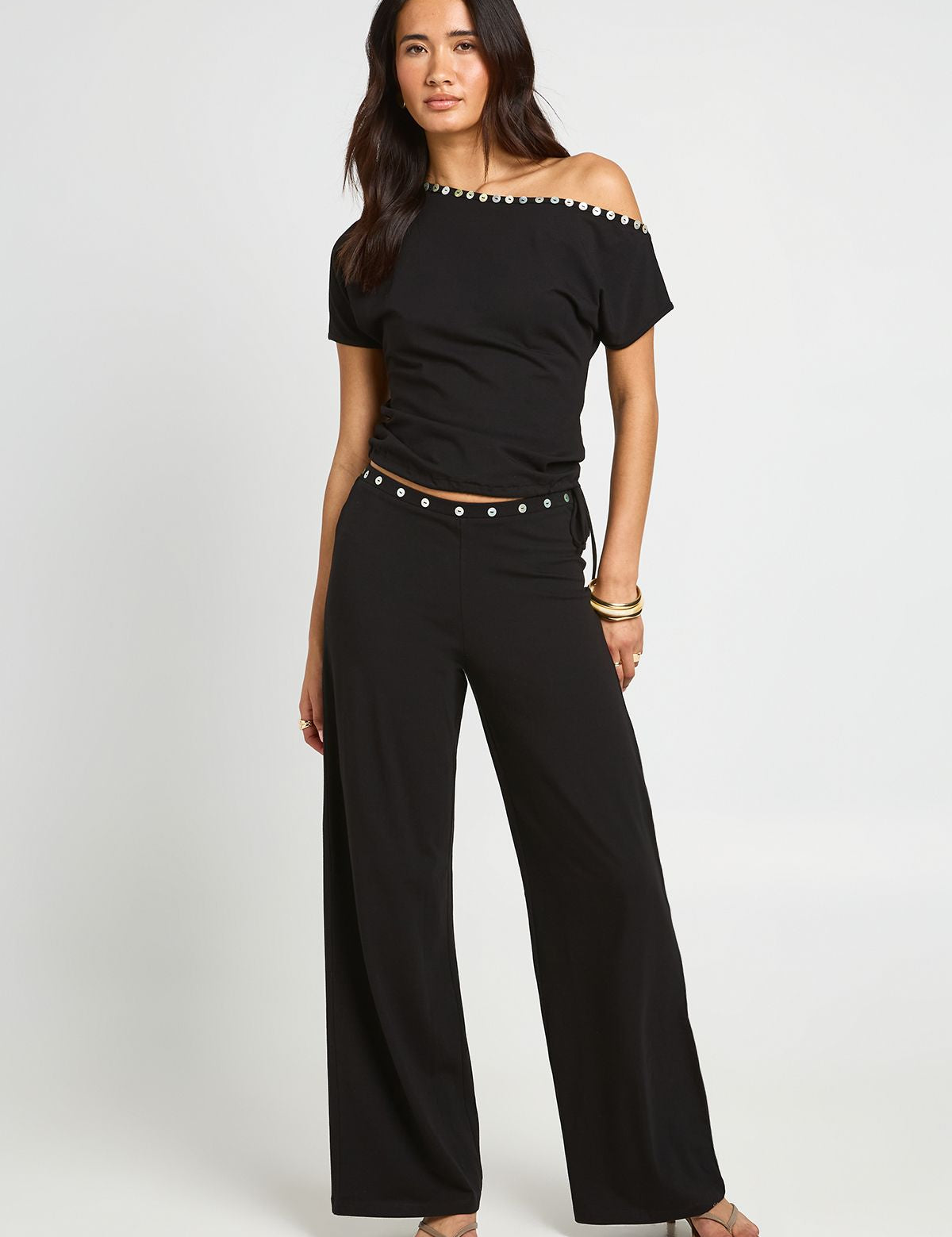 Rechte broek met pareltjes en taillering
