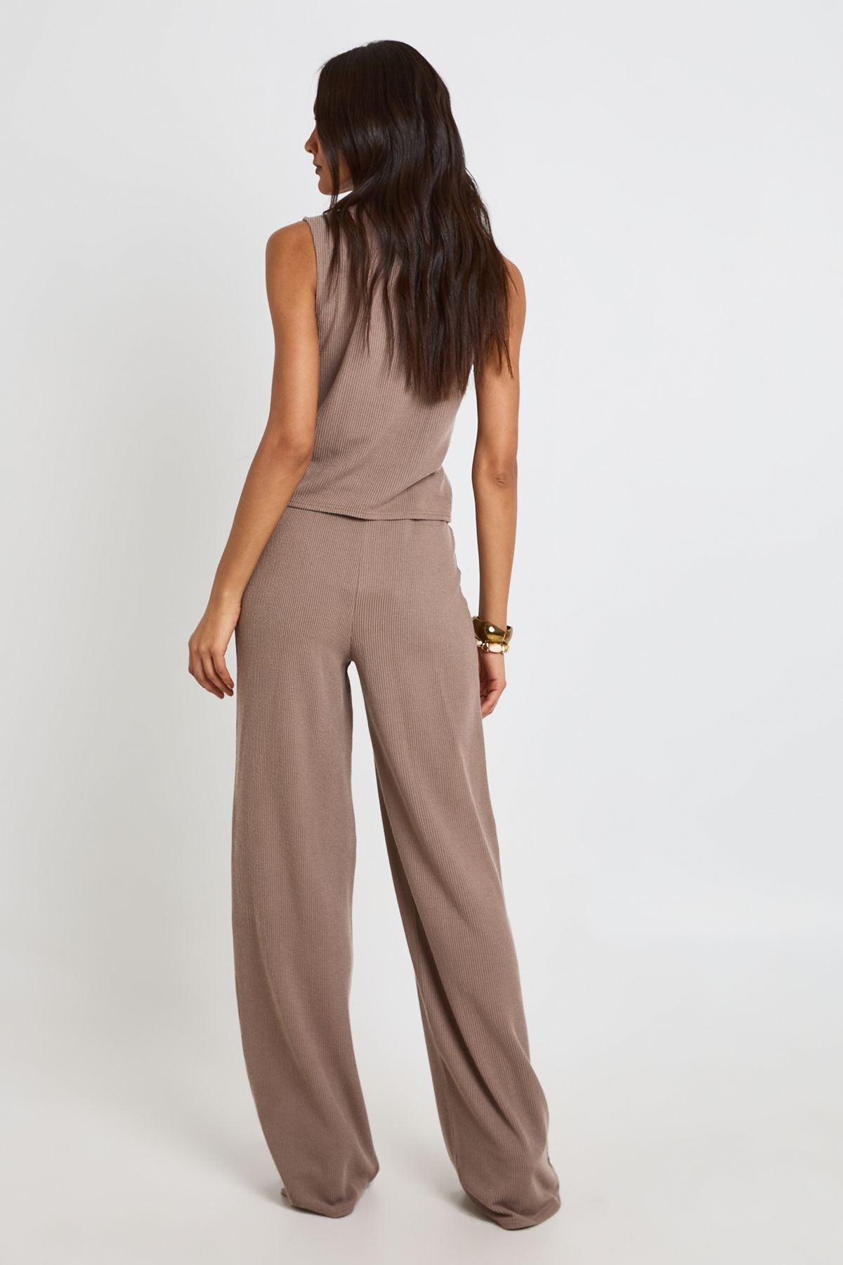 Crinkle Rib Set: Mouwloze Top en Broek in Taupe