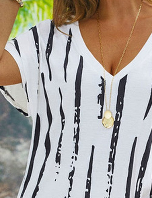 Gestreept jurkje met korte mouwen, V-hals - casual chic