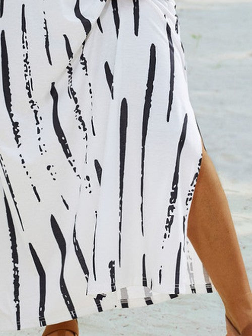 Gestreept jurkje met korte mouwen, V-hals - casual chic