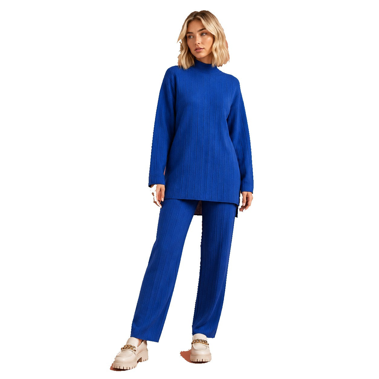 Dames set in blauw met minimalistisch design, zacht en comfortabel voor casual en stijlvolle outfits.